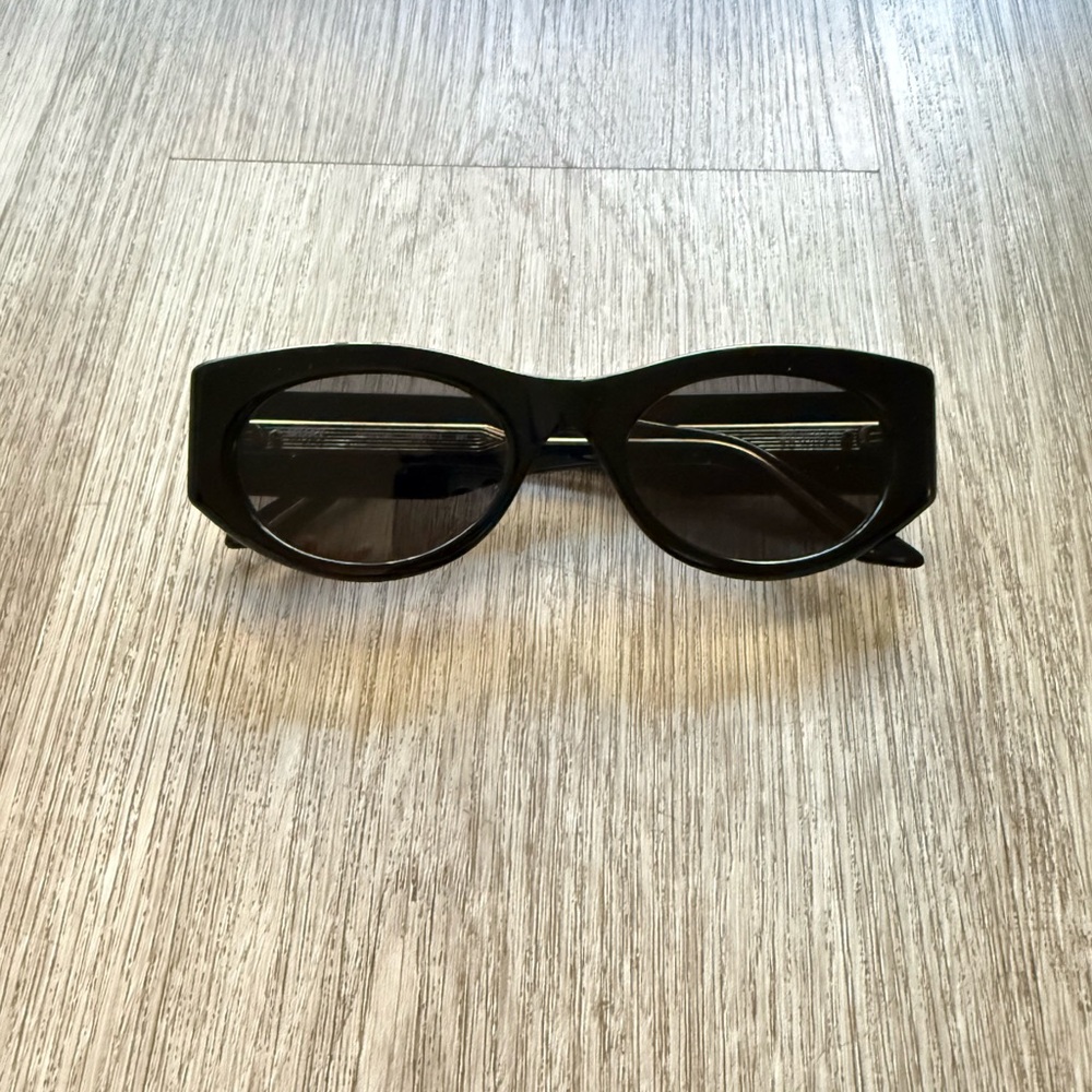 quay australia so what black retro 90's oval modern sunglasses eyewear NEW